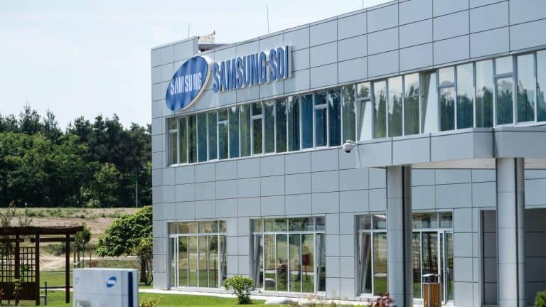 A gödi Samsung gyár orvosi vizsgálatra kötelezi kínai alkalmazottjait