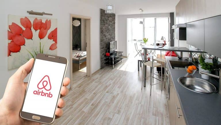 Az Airbnb szerint mesterséges intelligenciájuk kiszűri a pszichopata bérlőket