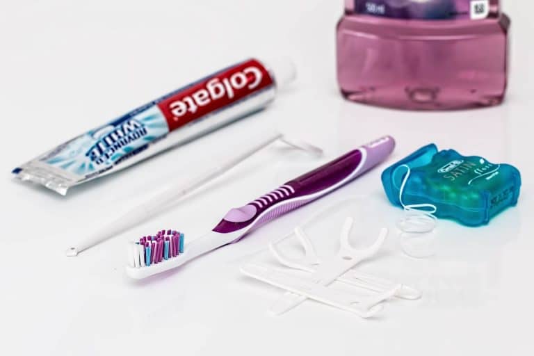 Újrahasznosított tubusba töltött fogrémmel jött ki a Colgate, de van egy kis gond vele