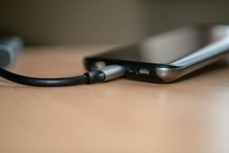 Megszavazta az EP a töltőcsatlakozók szabványosítását, jöhet az USB-C port