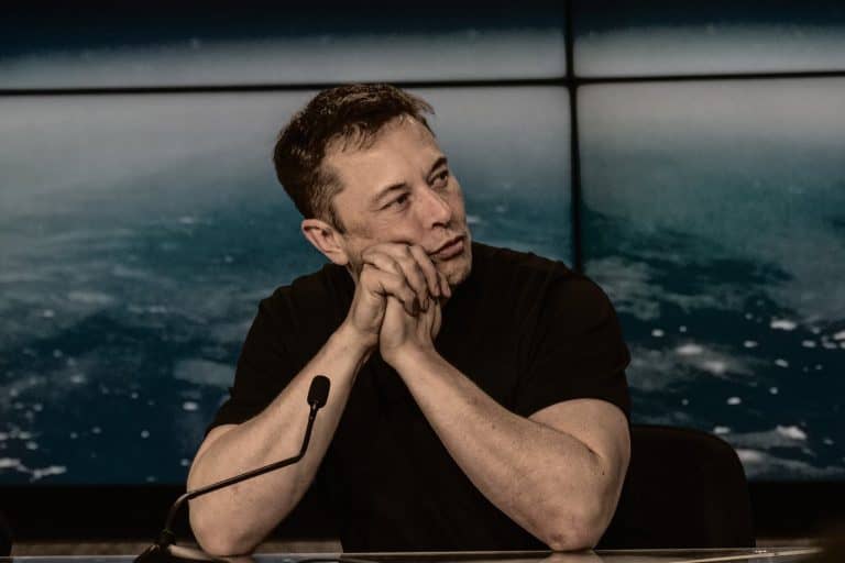 Elon Musk: A Tesla készen áll arra, hogy lélegeztetőgépeket készítsen, ha hiány lépne fel