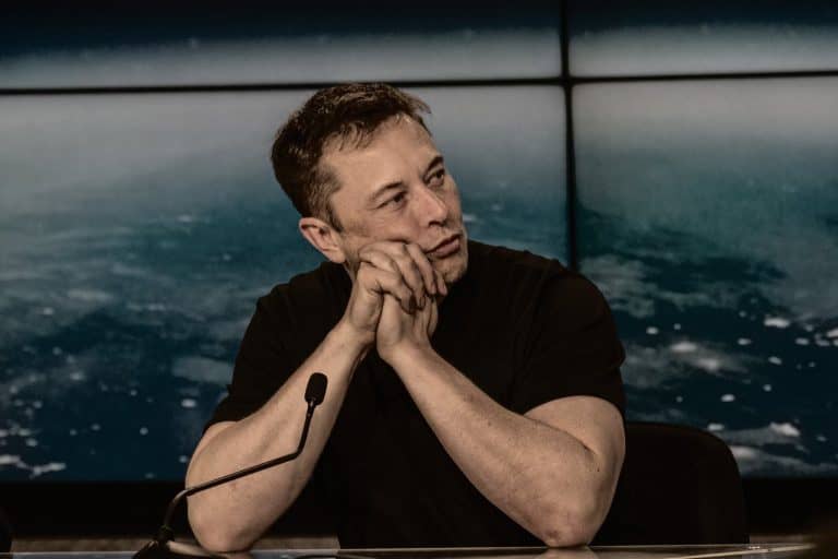 Elon Musk szerint az autóbalesetek sokkal veszélyesebbek, mint a koronavírus