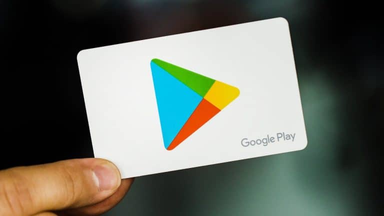 Már elérhető a sötét mód a Google Play Áruházban – így kapcsold be!