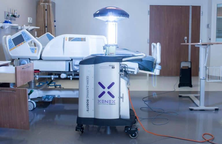 Az amerikai kórházakban már a robotok is kiveszik a részüket a koronavírus elleni harcból