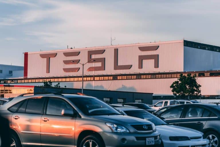 Ingyen adja a lélegeztetőgépeket a Tesla