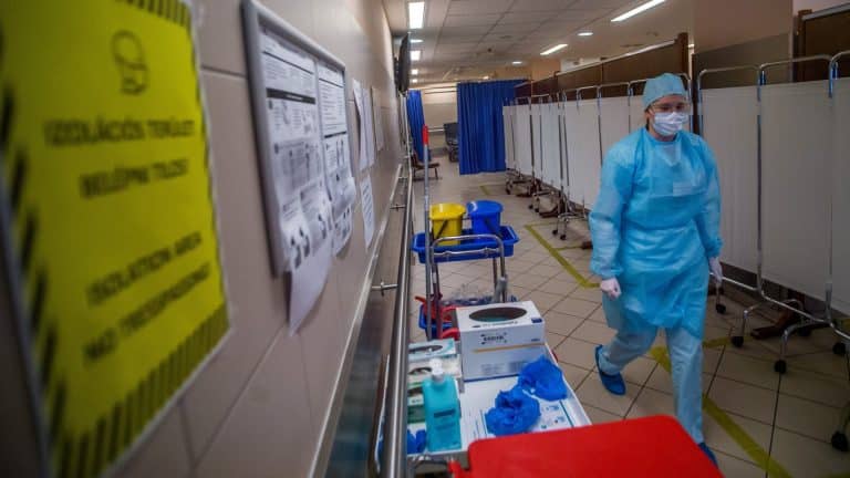 Újabb 11 ember halt meg koronavírusban Magyarországon