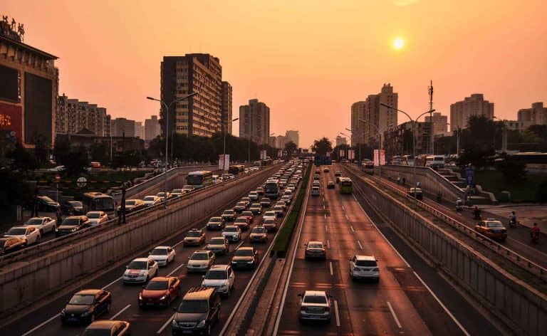 A kínai kormány pénzt ad az embereknek, hogy autót vásároljanak