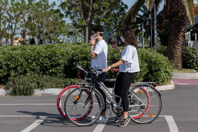 Korábbi lezárásokkal elkerülhették volna a koronavírus-halálesetek felét az Egyesült Államokban