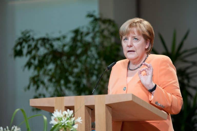 Merkel szerint elszomorító lenne visszatérni a korábbi korlátozásokhoz
