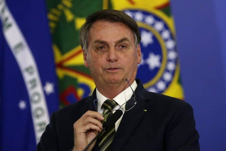 Brazil elnök: a karantén nem más, mint a bukáshoz vezető út