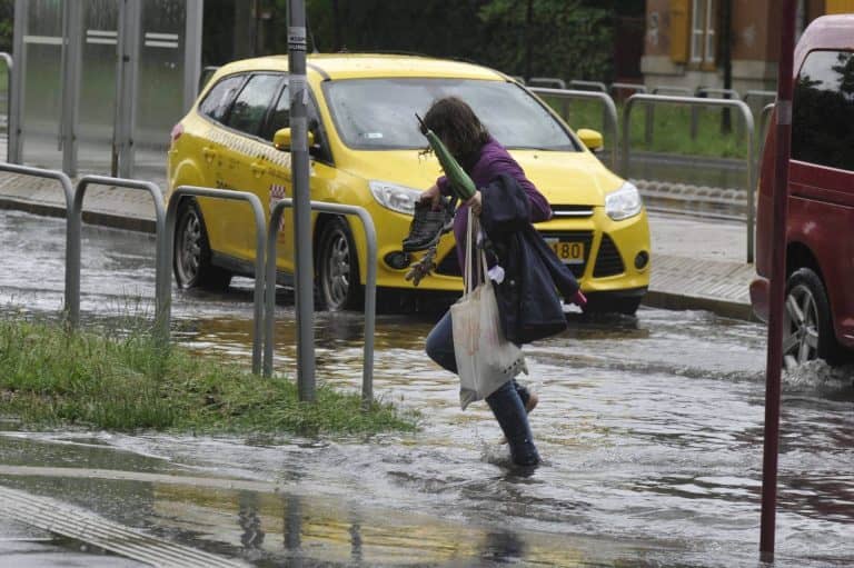 Jégeső és 100 km/órás szél várhat ránk pénteken