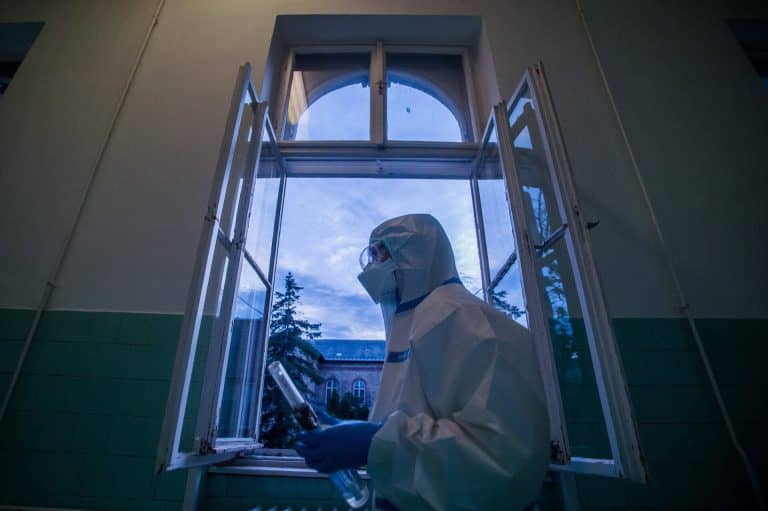 12 új koronavírus-fertőzöttet találtak az elmúlt 24 órában Magyarországon