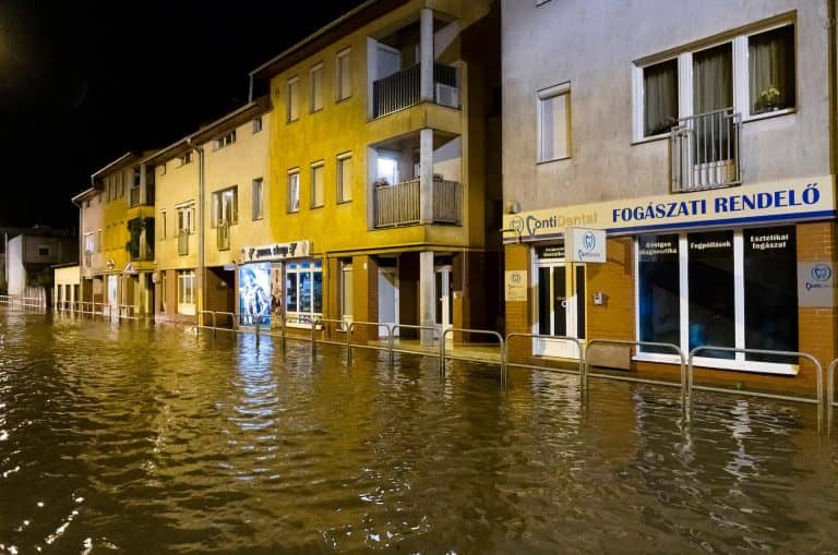 Döbbenetes mennyiségű eső zúdult le az országra