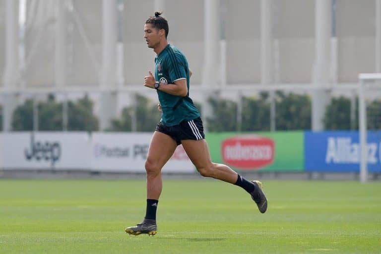 Cristiano Ronaldo „testépítő” izmokat épített magára: nála nem marad ki a lábnap