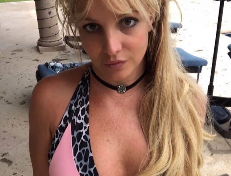 Nem semmi, ahogy Britney Spears mutat a bikinijében