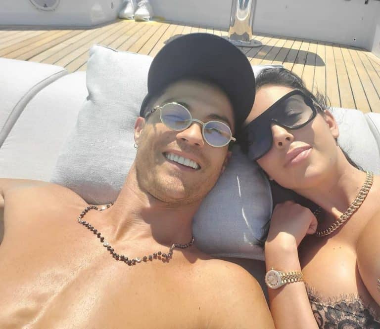 Így kapcsolódik ki Cristiano Ronaldo a szerelmével