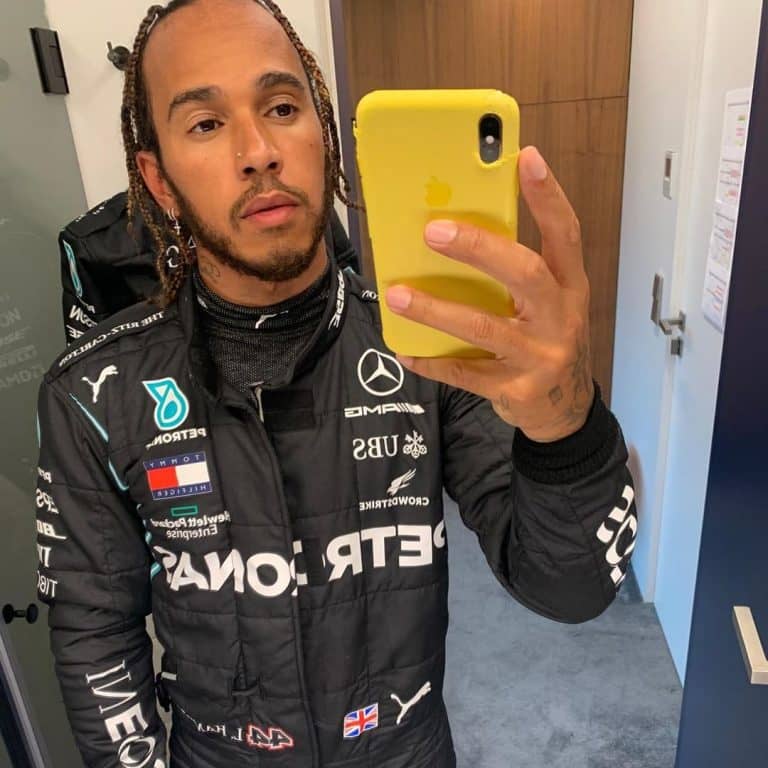 Lewis Hamilton és a nap videója: közös edzés Roscoe-val