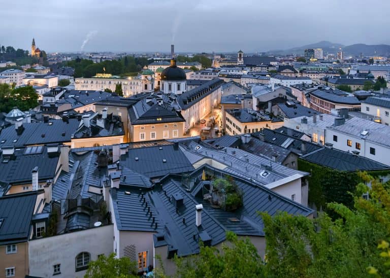 Továbbra is sok az új koronavírus-fertőzött Ausztriában