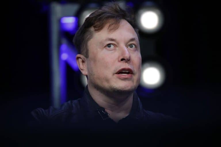 Bloomberg: Elon Musk a világ hetedik leggazdagabb embere lett