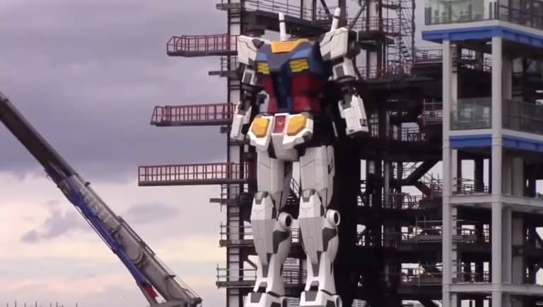 Megtette első lépéseit a húsz méter magas japán mecha-robot