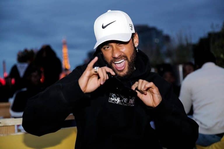 Neymar Ibizáról köszönt be, nagyon jó hangulatban van