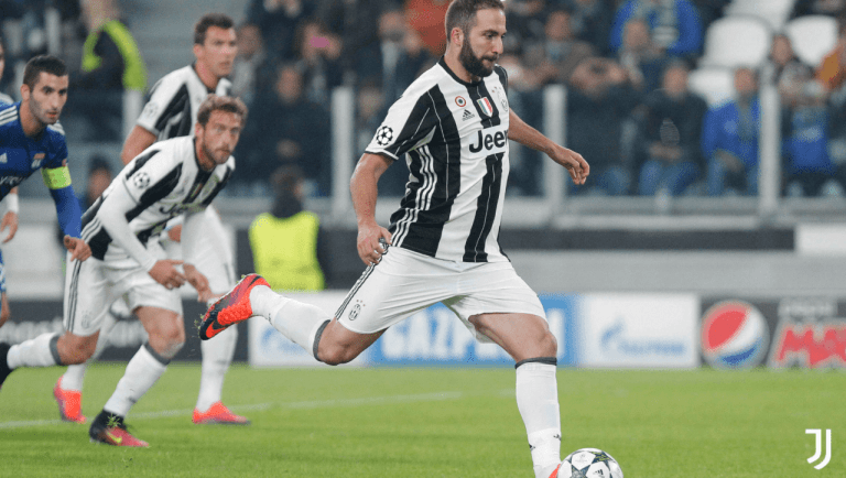 Pirlo két sztárjátékost már ki is húzhatott a keretből a Juventusnál: nagytakarítás?