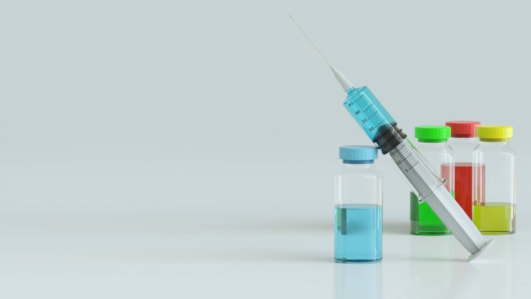 Ekkora várja az EU az első vakcina-dózist a koronavírus elleni harc mérföldköveként