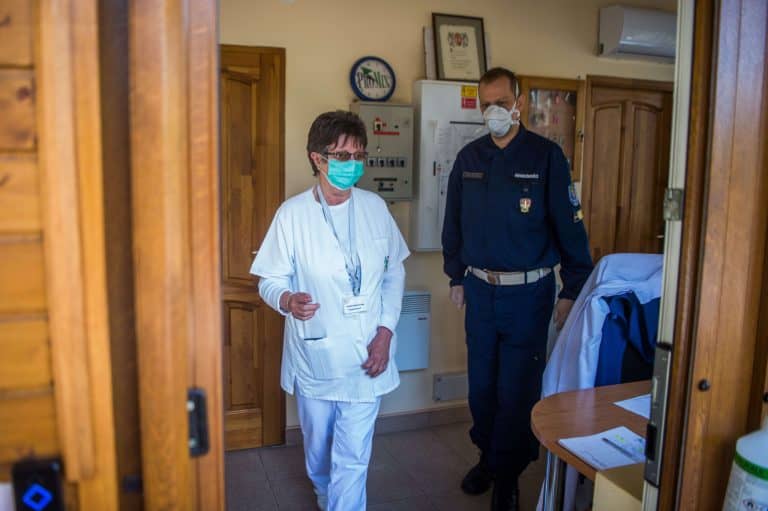 29 fertőzött után azonnali fertőtlenítést végeznek a Kamaraerdei Idősek Otthonában