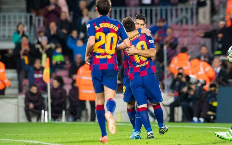 Messi legjobb barátja mégis a Barcelonánál maradhat?