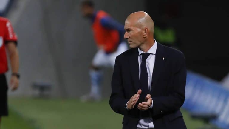 Zidane még mindig parádésan készít le, hatalmas gól is lett belőle – videóval