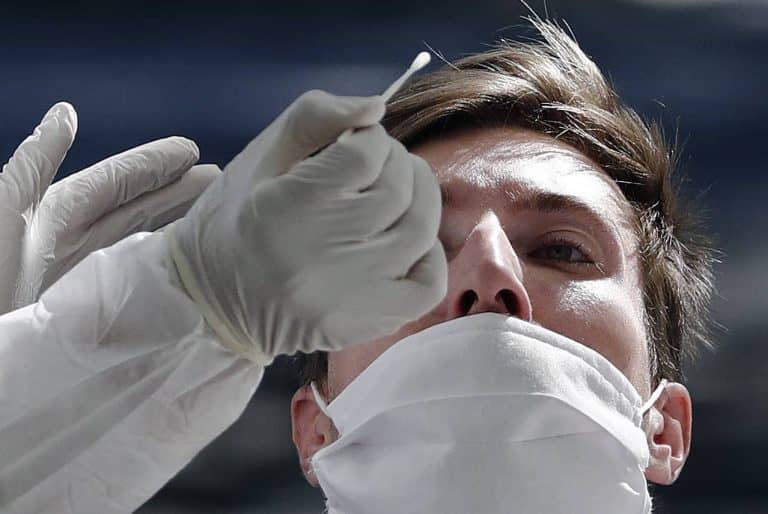 Újabb rekord – 576 új fertőzöttet találtak az országban
