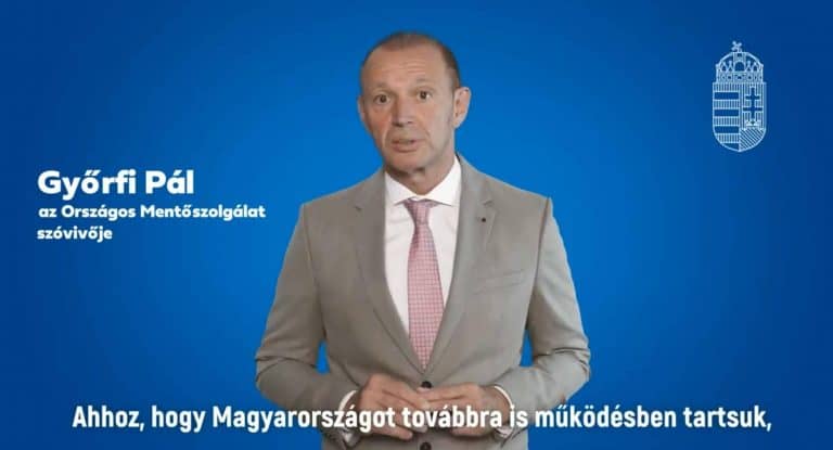 Győrfi Pál egy új videóban mutatja be a helyes maszkviselést a magyaroknak