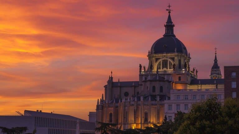 A lezárás szó szorongást kelt az emberekben, Madrid lépni fog