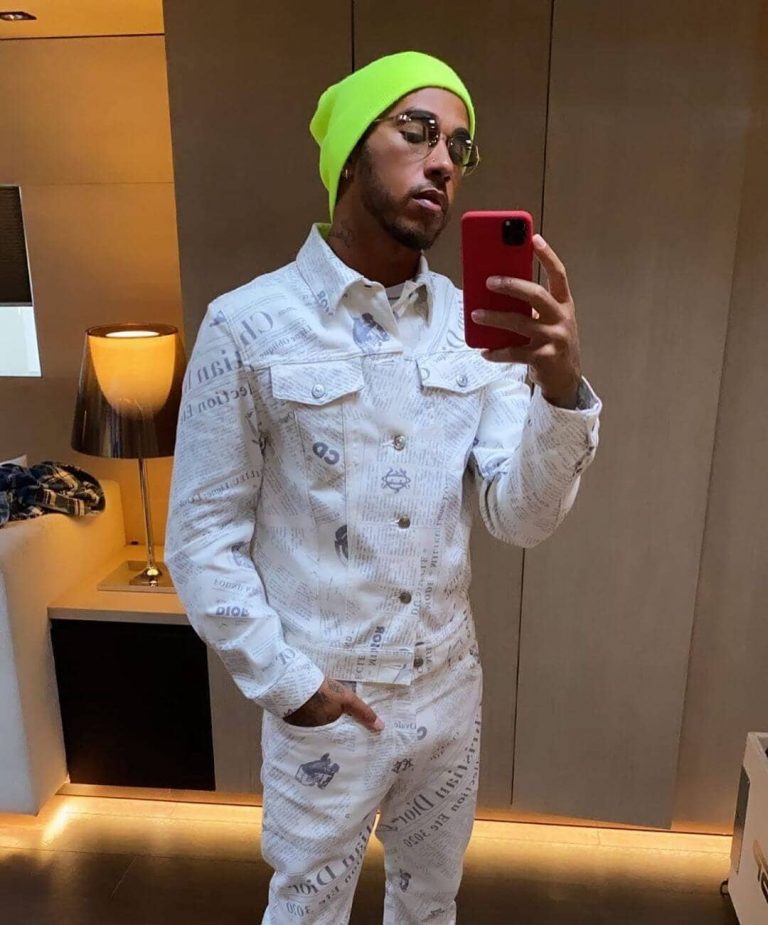 Lewis Hamilton megmutatta a kiengedett haját: nem gondoltuk volna