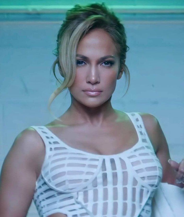 Az 51 éves Jennifer Lopez, aki 31-nek néz ki: csodálatos frizurát pattintottak neki