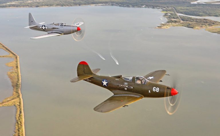 Egy második világháborús legendás amerikai vadászgépet emeltek ki a tenger fenekéről