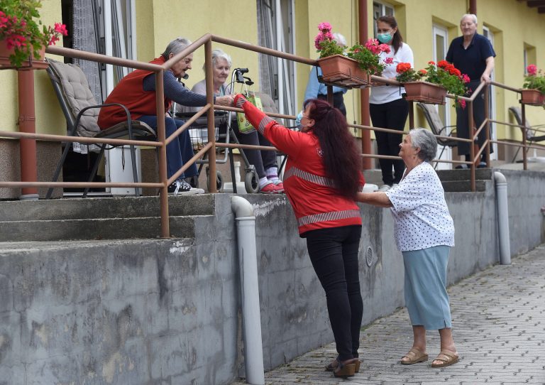 Súlyos járványkitörés történt egy hazai idősotthonban