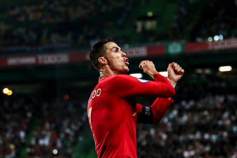 Komoly szócsatába keveredett az olasz sportminiszterrel Cristiano Ronaldo