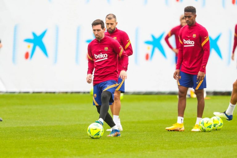 Pique csak fogja a fejét, hogy mit művelnek Messivel, akiről stadiont nevezne el Barcelonában