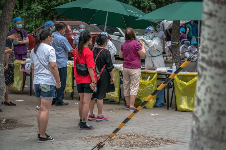 Koronavírus – ingyenesen tesztelnek minden egyes szlovákiai lakost