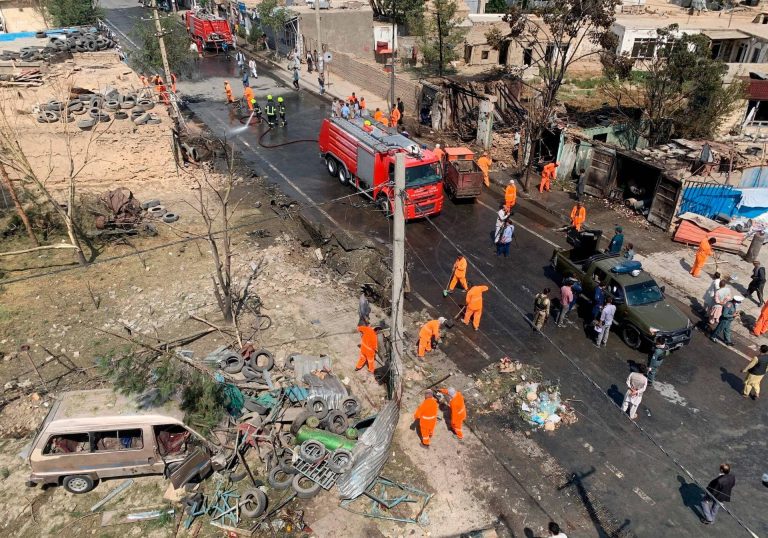 Pokolgépet robbantottak Afganisztánban: 13 halott, 120 sérült