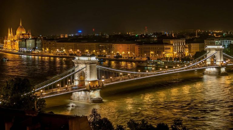 Csőd szélére került a koronavírus-járvány miatt a budapesti turizmus