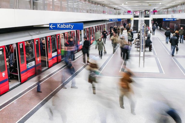 Május óta nem látott számok Oroszországban, rekord a lengyeleknél