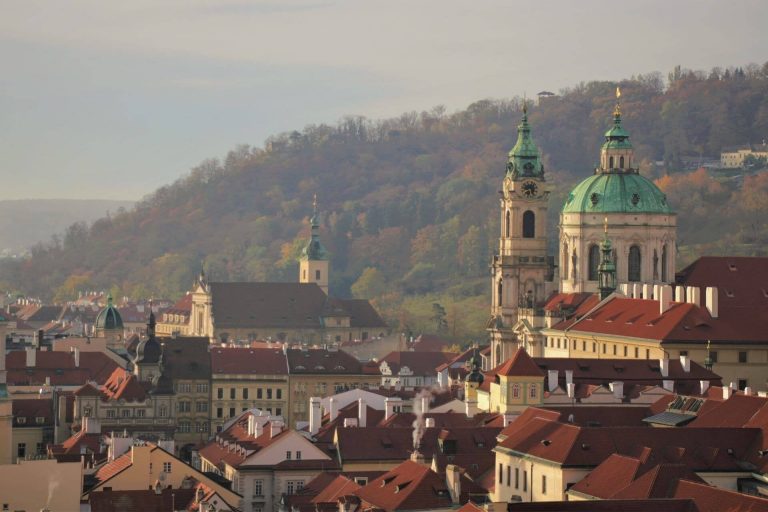 Jelentős növekedés a COVID-19 halottak számában Csehországban