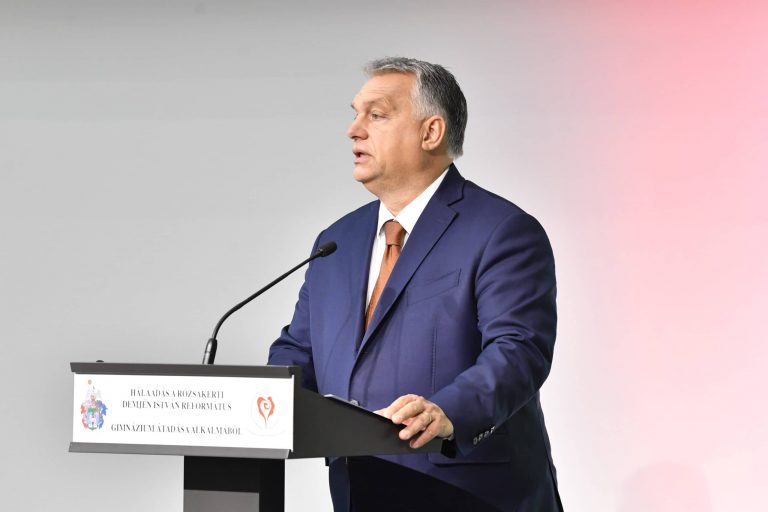 Orbán Viktor bejelentette, este 8 óra és hajnali 5 óra között kijárási tilalom lesz Magyarországon