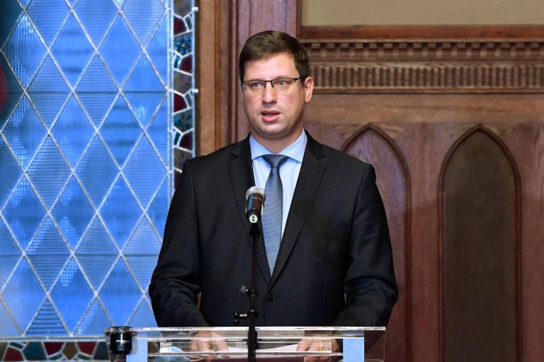 Gulyás Gergely nem számít az egészségügy összeomlására