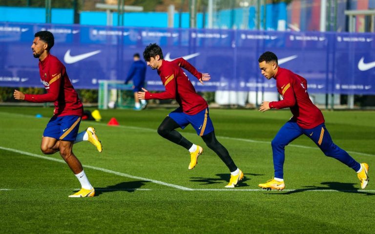 Egy újabb opció arra, hogy Messi a Barcelonánál maradjon