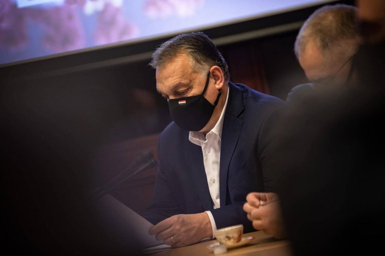 Orbán megerősítette, 35 000 vakcina érkezik, és idén „kis karácsony” lesz