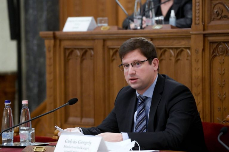 Gulyás Gergely elmondta, mi lenne, ha most beoltatná magát egy magyar politikus