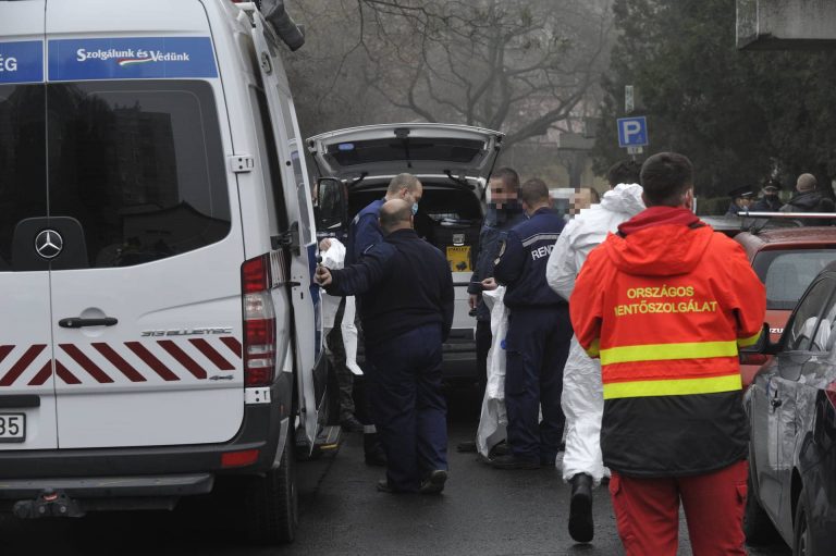 Tíz lövést adhatott le a rendőrnő Újpesten a késes támadóra: újabb részletek